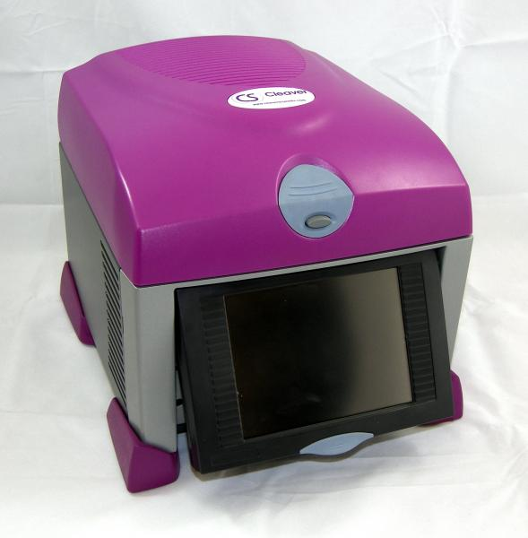 TERMOCICLADOR CLEAVER SCIENTIFIC LTD DE ALUMINIO NIQUELADO, TOUCH SCREEN A COLOR DE 5.7", TEMPERATURAS DE 4°C A 99°C, CALENTAMIENTO DE 3°C /SEC, ENFRIAMIENTO DE 2°C /SEC, PRESIÓN ELECTROMECÁNICA AJUSTABLE, SOFTWARE DE GRADIENTE EN RANGOS DE 20°C DE 3