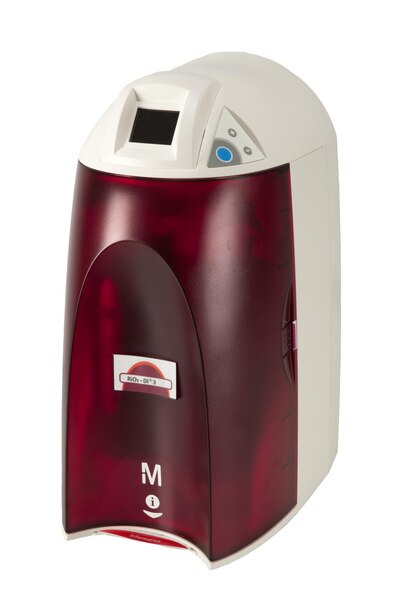 SISTEMA DE PURIFICACIÓNDE AGUA RiOs-DI 3 PROPORCIONA AGUA TIPO II 3 L/H SOLUCIÓN COMPACTA DE LABORATORIO CON OSMOSIS INVERSA Y RESINAS DE DESIONIZACIÓN